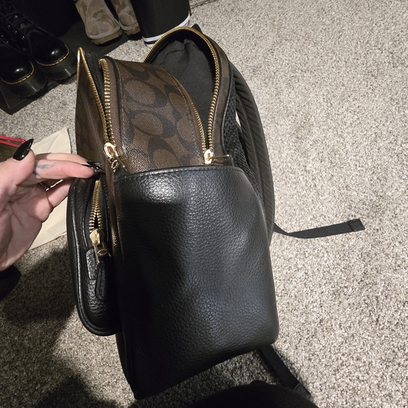 Coach Court Backpack - Picture 3 of 11